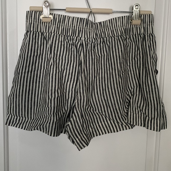 A New Day Pull-On Shorts - Picture 2 of 3